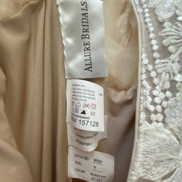 Stunning Allure Bridal Mermaid Lace Gown - Picture 7 of 9